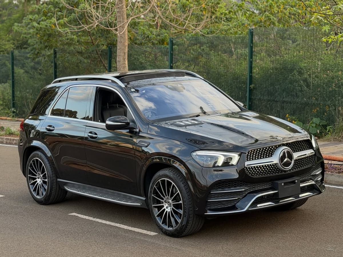 Mercedes-Benz GLE 400d AMG Line - front view
