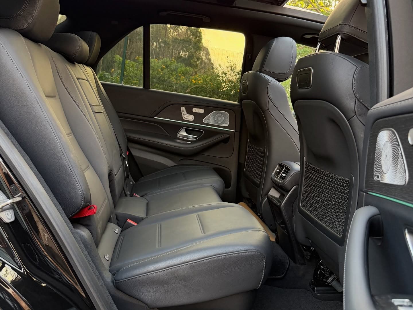 Mercedes-Benz GLE 400d AMG Line - view 3