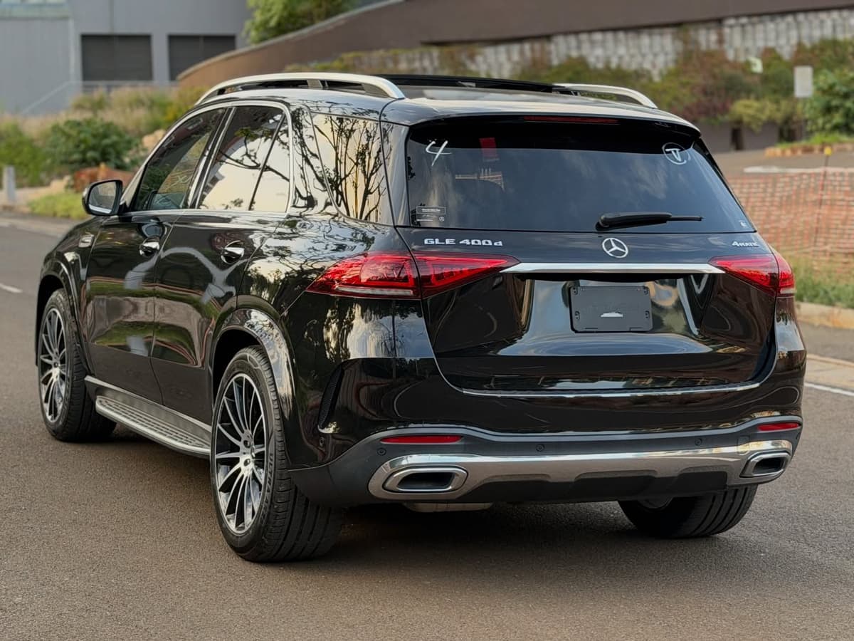 Mercedes-Benz GLE 400d AMG Line - view 4