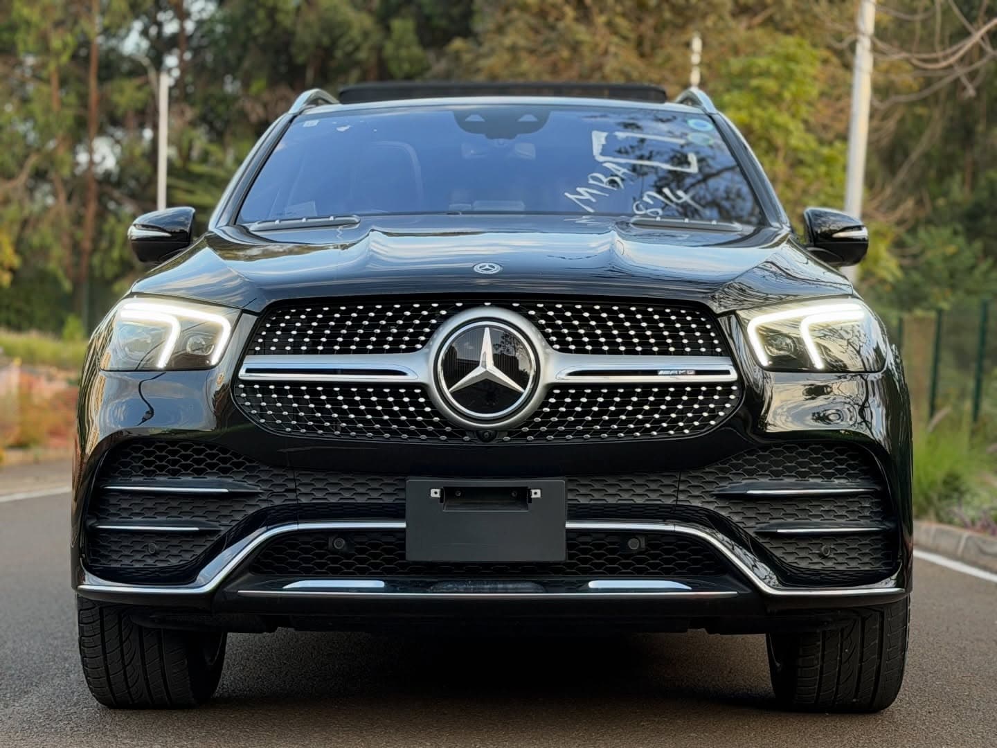 Mercedes-Benz GLE 400d AMG Line - view 5