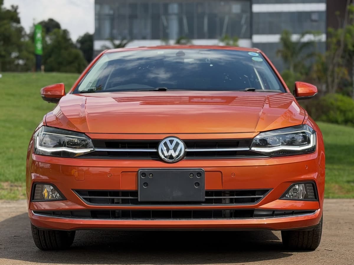 Volkswagen Polo Highline MK7.5 - front view
