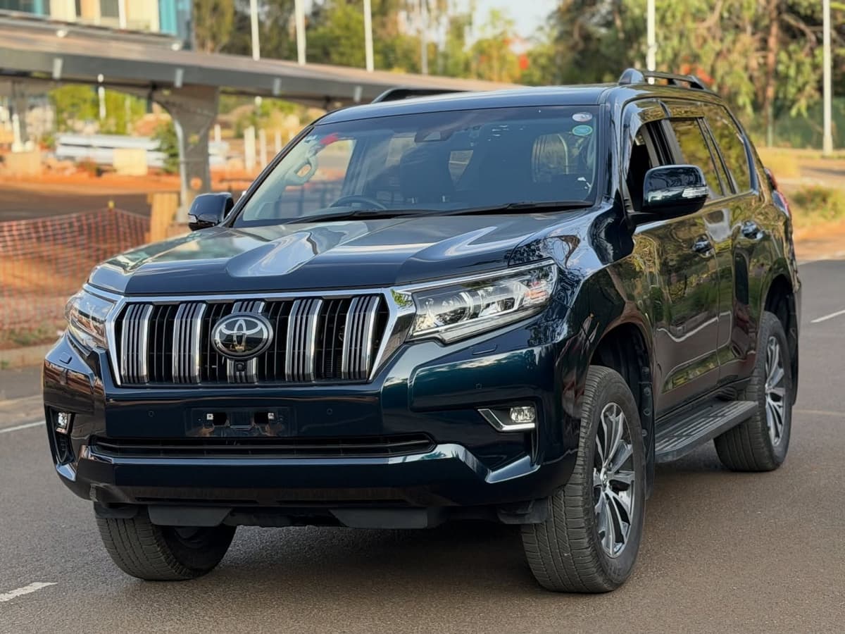 Toyota Land Cruiser Prado TX-L - front view